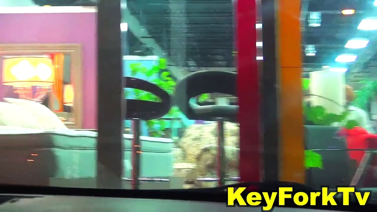 SEX POSITIONS PRANK at Mattress shop (INSPIRED BY KEY AND PEELE)