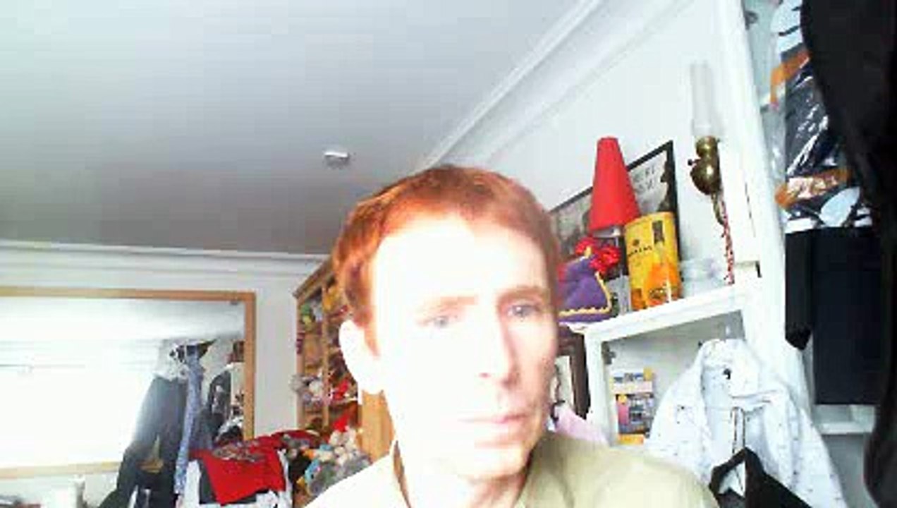 Wiwi égratigne "j'aimerais bien être mon chien" de Frederik Mey