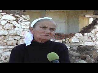 Mat, Tërmeti i shemb shtëpinë, e moshuara apelon për ndihmë: Po fle jashtë