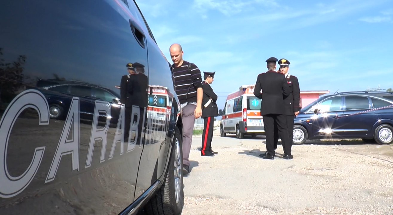 Sant'Antimo (NA) - Giallo, muore un uomo in un cantiere (10.11.15)