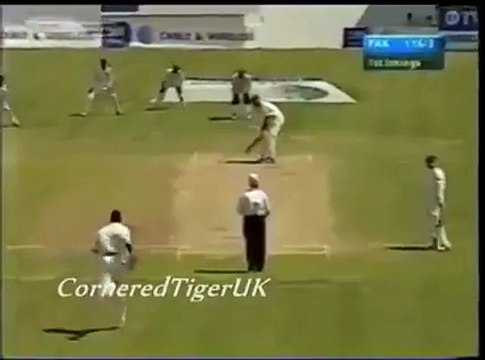 Inzamam ul haq hit a brilliant six to Ambrose