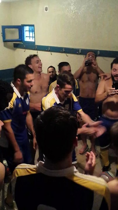 Alexis en Chef d'orchestre pour le cri de joie des Séniors à Mtp Développement