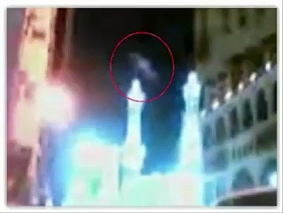 Islamic Miracle Real Angel Falling From Sky On Kaba in Mecca