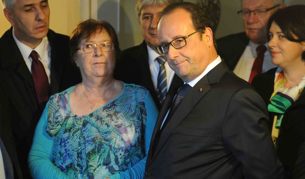 Le coup de communication raté de François Hollande - ZAPPING ACTU BEST-OF DU 11/11/2015