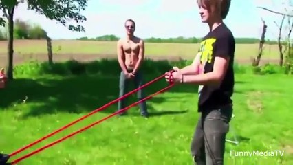 世界の笑ったら負け おもしろ衝撃映像集part17（ドッキリ・ハプニング）