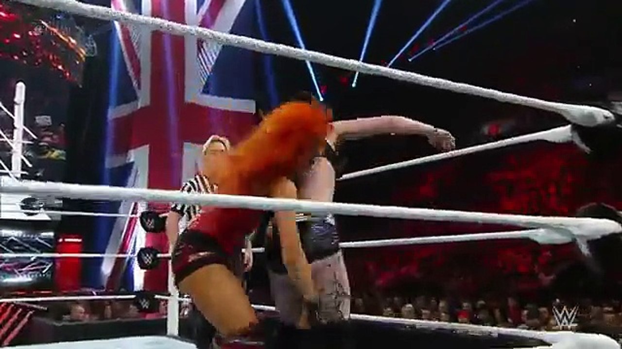 Becky Lynch vs. Paige Raw