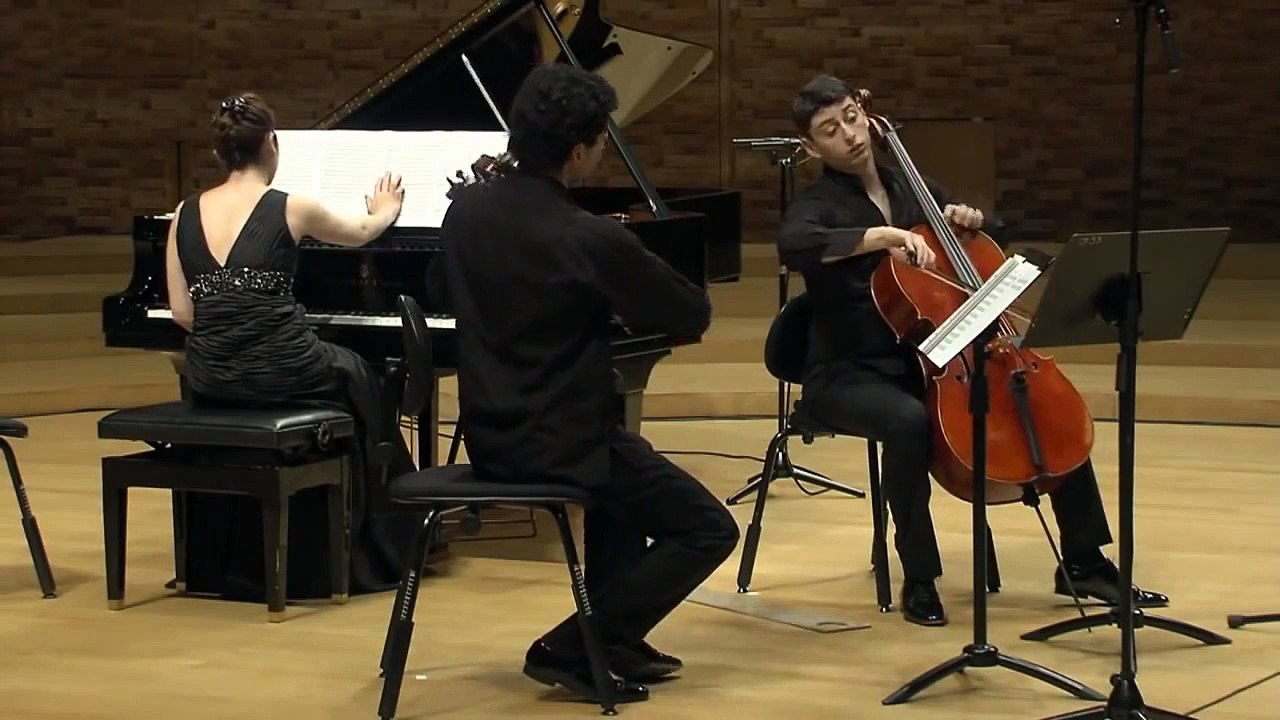 Sergey Khachatryan, Narek Hakhnazaryan and Lusine Khachatryan play Komitas - Al aylughs