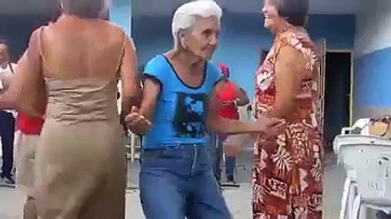 Old lady dance