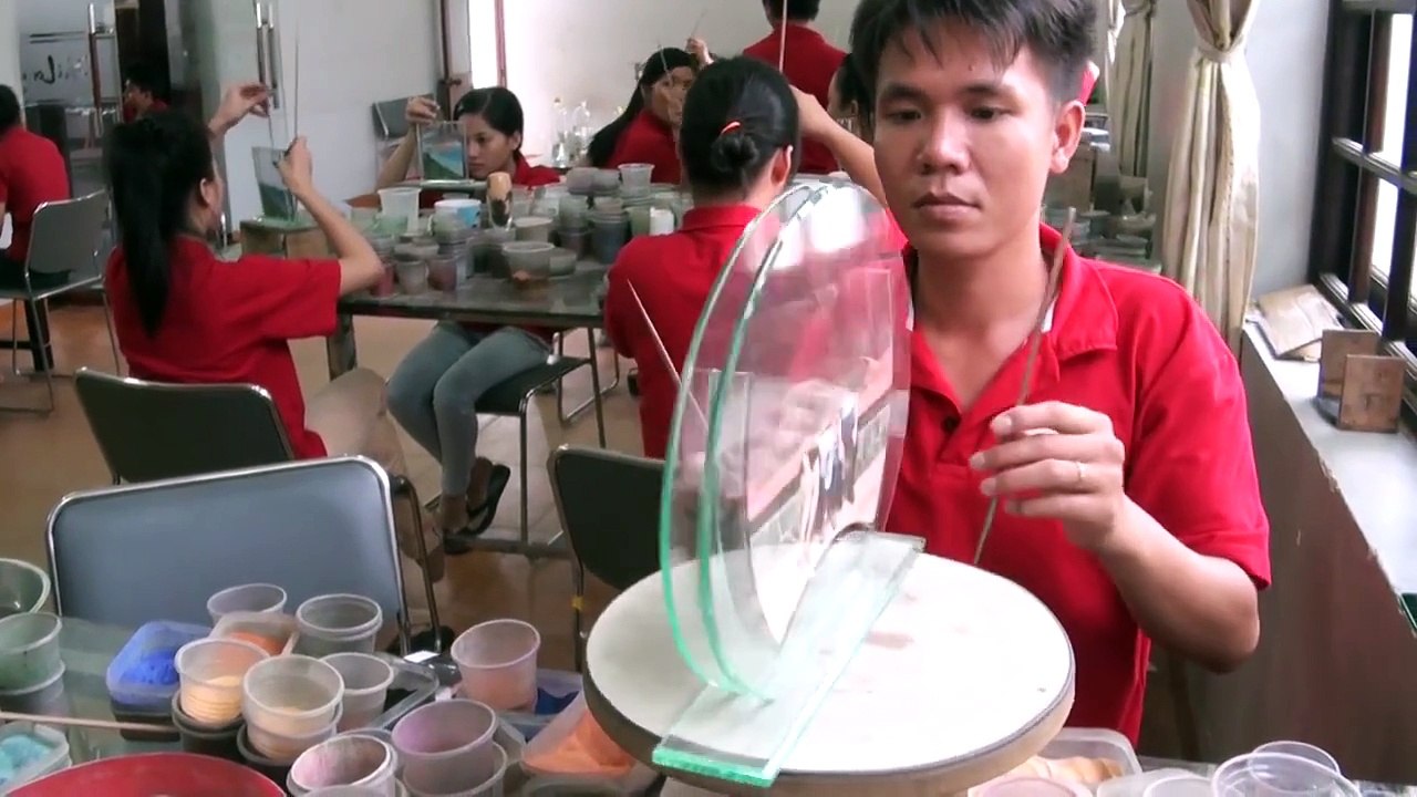 Des artistes vietnamiens réalisent des peintures de sable photoréalistes