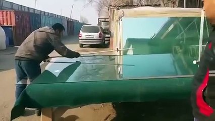 Tajiks expertly cut glass