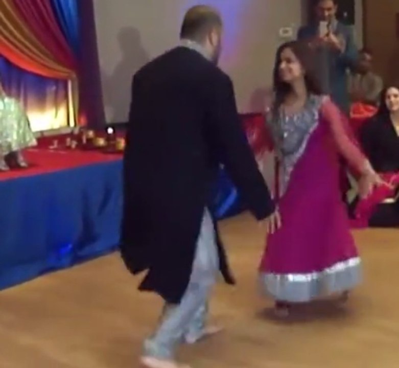Young Girl With Uncle Mehndi Night Dance On Indian Song | HD ✔