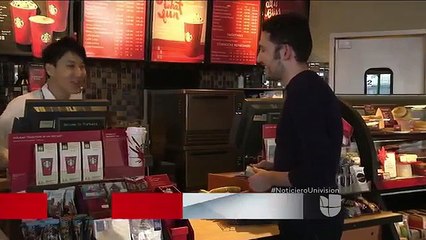 Clientes de "Starbucks" se sienten inconformes con el diseño de los vasos