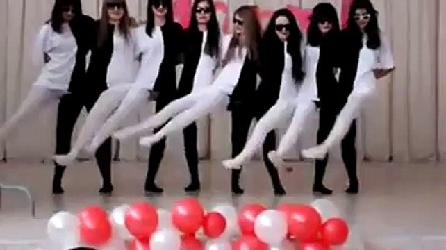 Very nice girls dance performances waoo