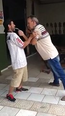 تفرج زوز بالعينو يحبوا يشعلوا سيجارة ههه