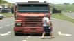 Caminhoneiros bloqueiam rodovias de nove estados