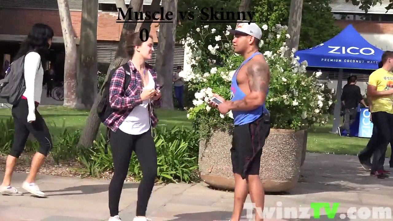 Picking up girls (skinny vs Muscle) Social experiment