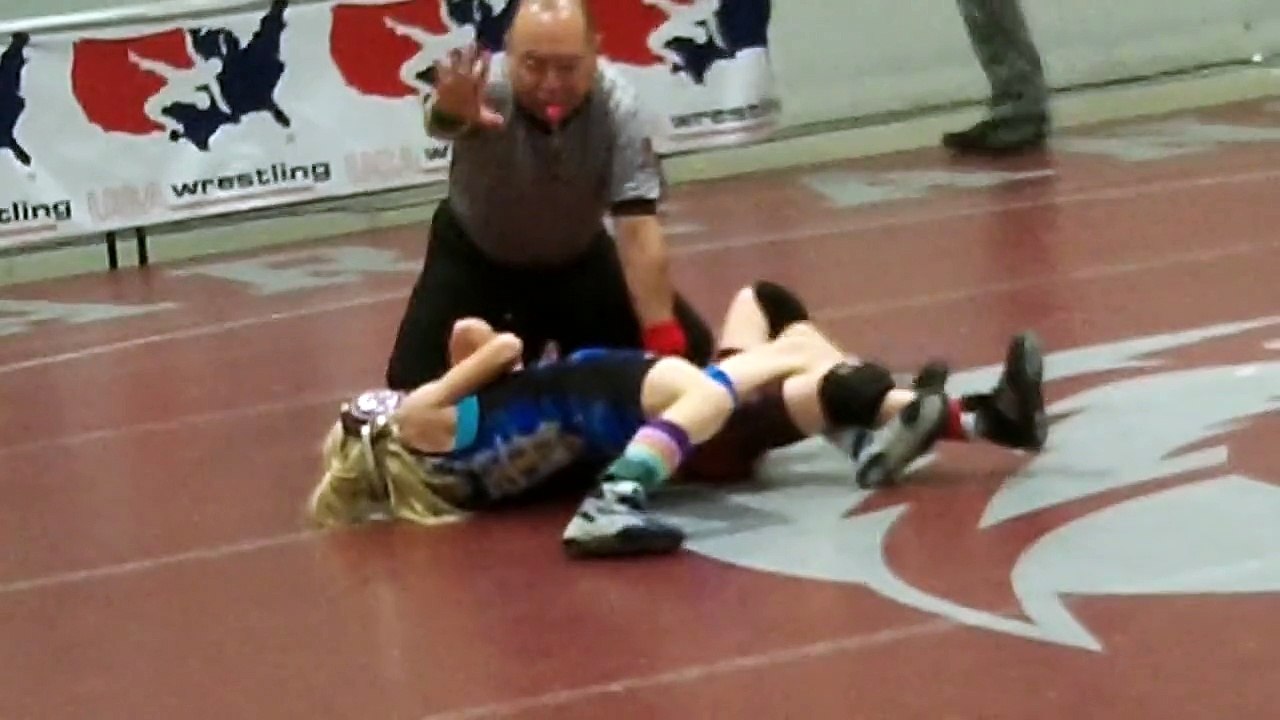 10 year old Utah girl wrestling at the 2013 Vegas Open youth tournament