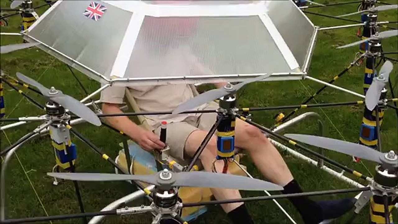 The Swarm Manned Aerial Vehicle Multirotor Super Drone Flying - Vidrail
