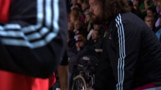 Adam Jones offering sweets to the bench | Premiership Rugby
