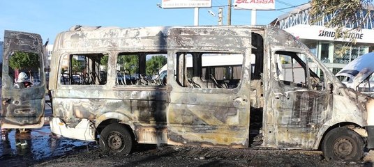 Galeride yangın çıktı, araçlar kül oldu