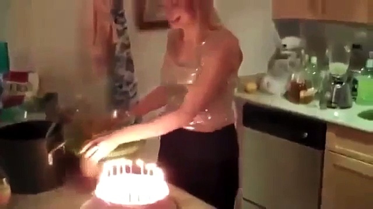 Хепи бёздей во девушка выдала)) Смеялся до слёз!