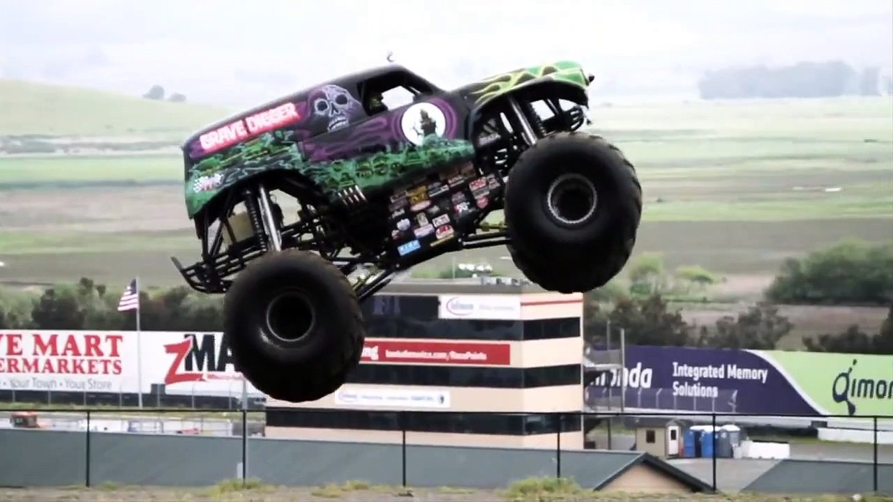 Grave Digger! Monster Truck Mayhem