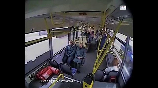Un chauffeur de bus s'endort au volent et provoque un gros accident
