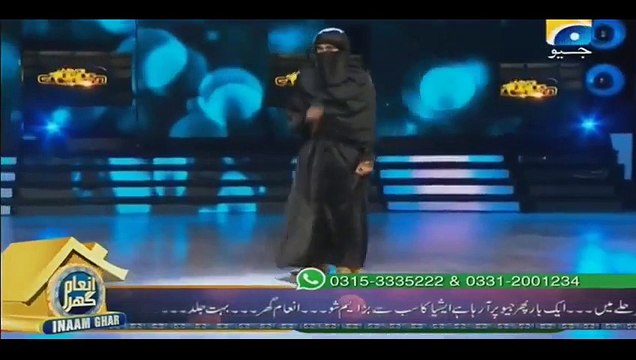 When a Girl Came in Burqa for Singing See What Happened VideoWorld.pk