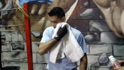 British Euoropian Boxing Champion Amir Khan playing with Energy Drink Bottle Great Cool Video 2016