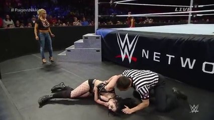 WWE Paige vs Nikki Bella girls wrestling 2015
