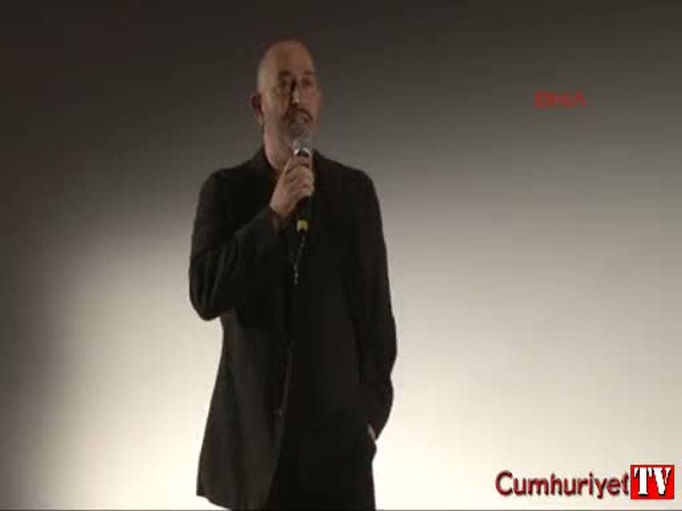 Cem Yılmaz yine kırdı geçirdi