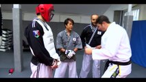 Vincent Parisi initie le Magicien Kamel Le Magicien à l'Hapkido sur beiN Sports.