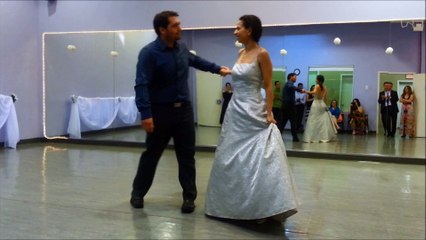 wedding first dance practice of Evie and Matt