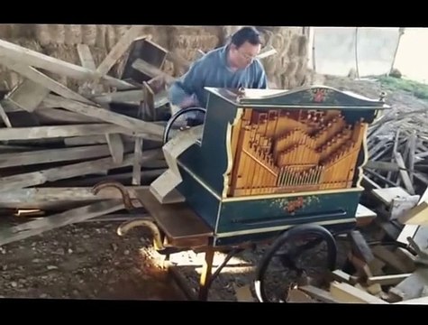 Smooth Criminal repris avec un orgue de barbarie!! En mode Michael Jackson