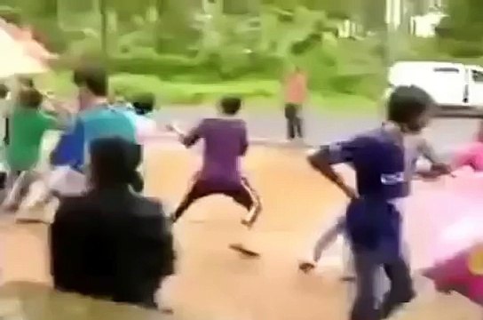 KERALA FUNNY ACCIDENTS VIDEOS INDIA - INDIAN FUNNIEST ACCIDENT CRASHES COMPILATION
