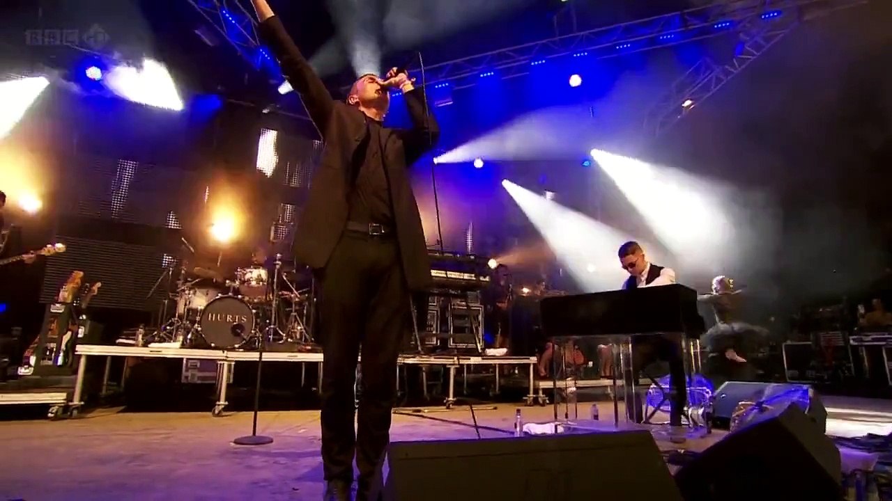 Hurts Better Than Love (Glastonbury 2011)