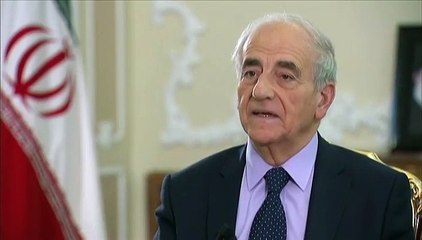 VIDEO FRANCE 2. Hassan Rohani devant la photo d'une Iranienne non voilée : "En Iran, toute personne doit respecter les lois"