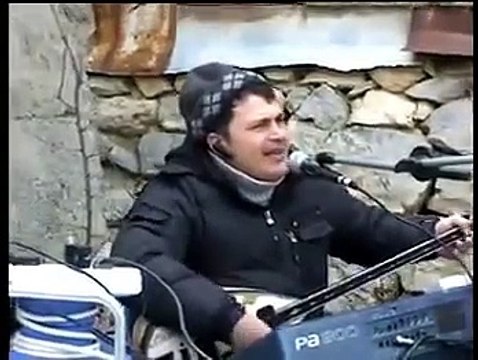 Ak Göğsünde Nokta Nokta Ben Olam...