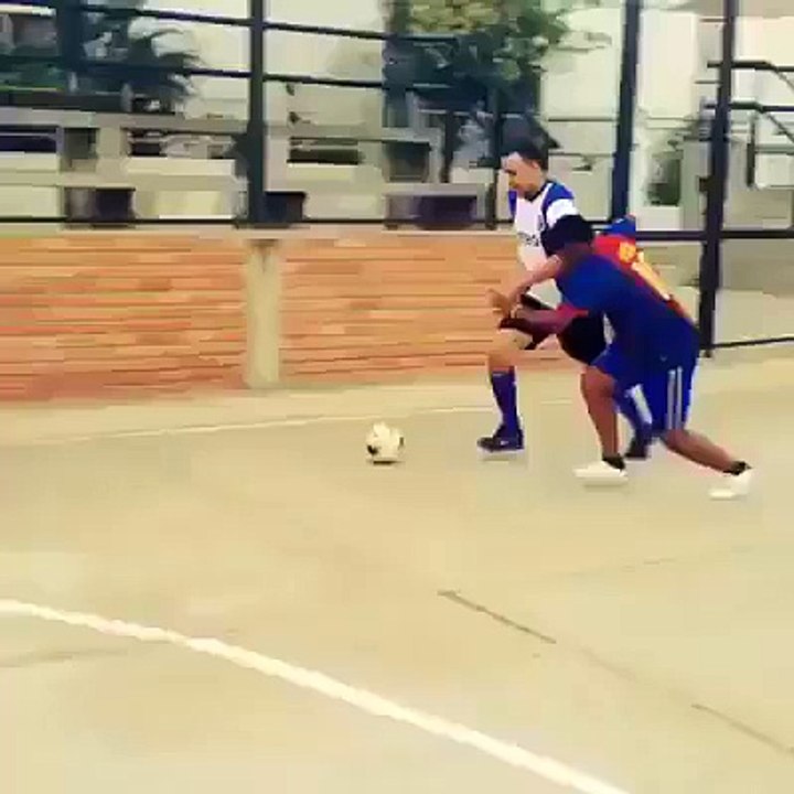 kkkkkkkk esse é goleirão