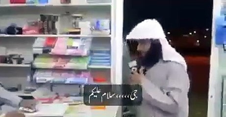 MAN HELPS POOR PEOPLE!