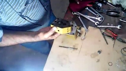 hydrolic pump by Waqas Ahmad Blouch
