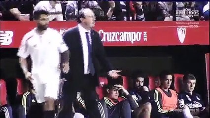 As imagens em que Benítez Critica duramente os jogadores em campo!