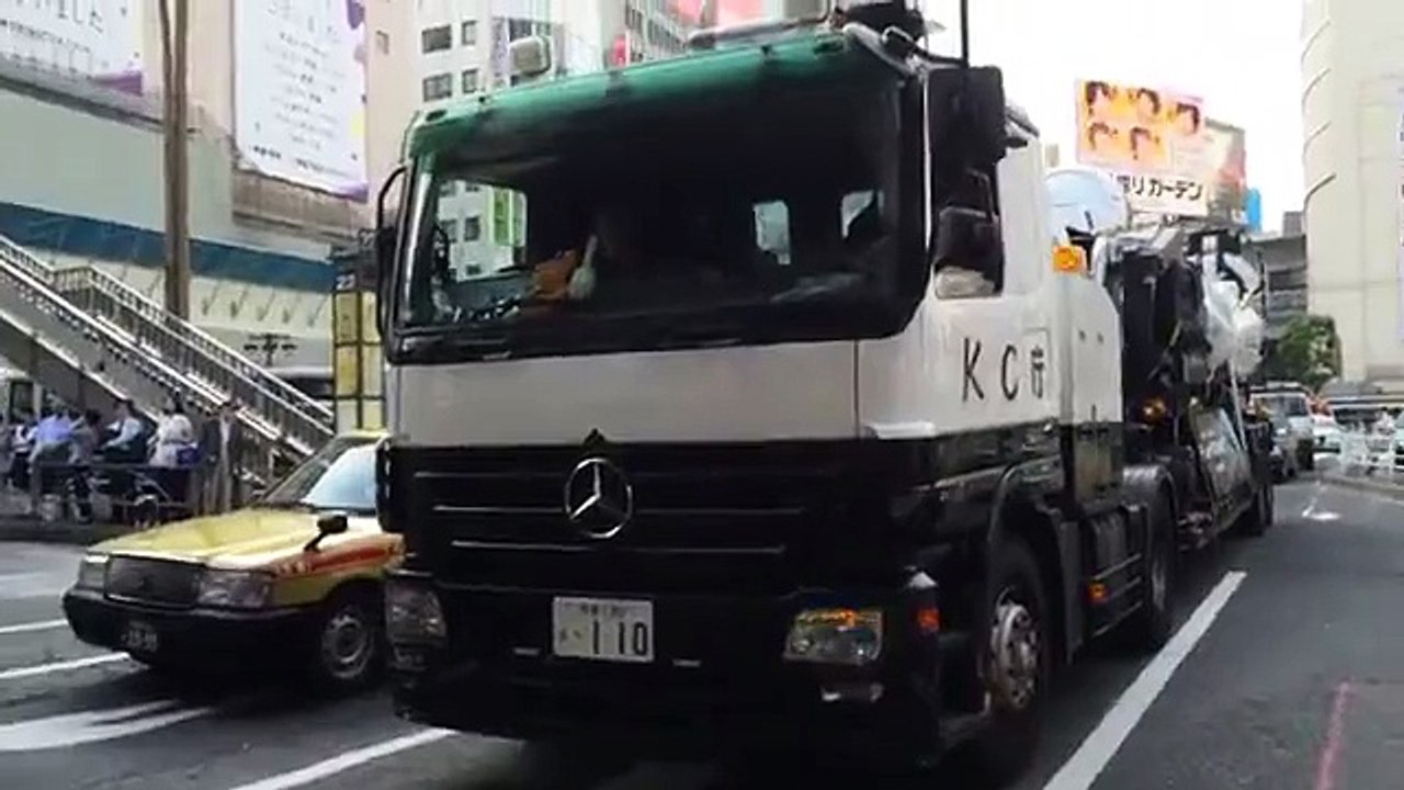 白昼堂々渋谷の街を機動警察パトレイバー・イングラムAV-98搬送中　Mobile Police PATLABOR