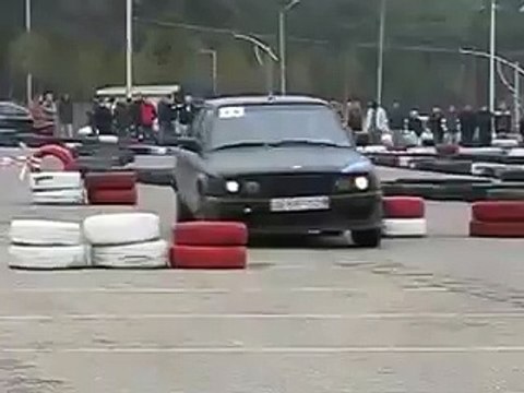 BMW E30 325i vs BMW E36 328i