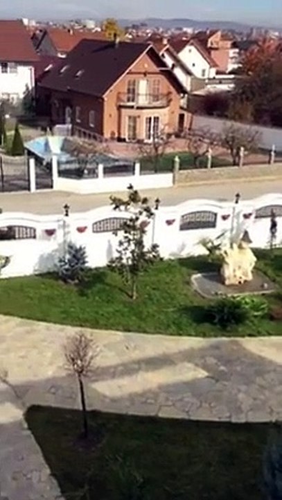 Labinot Tahiri shpërthen në lot,ka nje mezash për politikanat