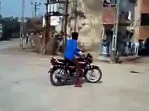 Funny Videos Compilation 2015 _ WhatsApp Videos_ Funny Indian Videos _ Vine Compilation Part 162-2pM4DvSdYqQ