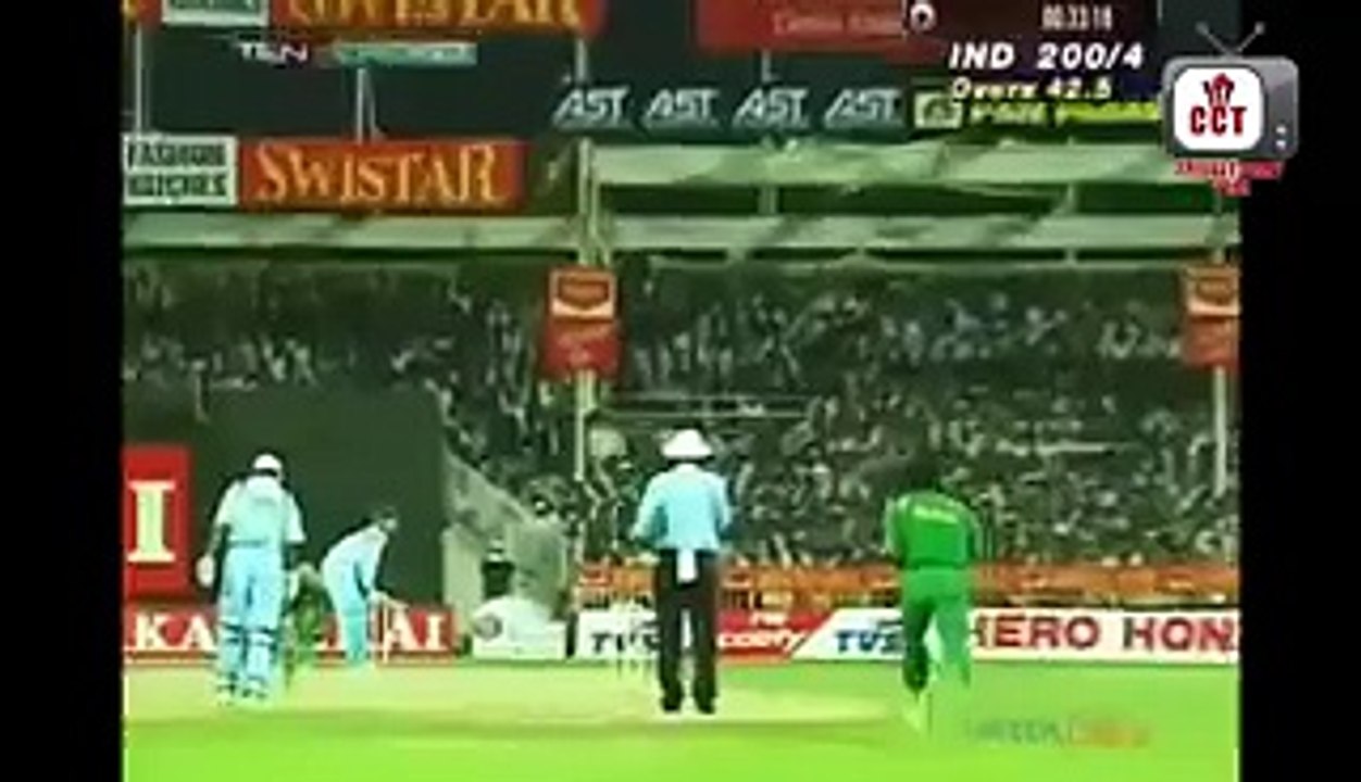 Wasim Akram best dismissals - Saurav Ganguly bowled