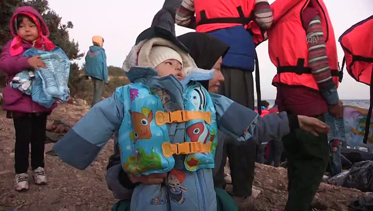 Refugees try to reach Greece's Chios island