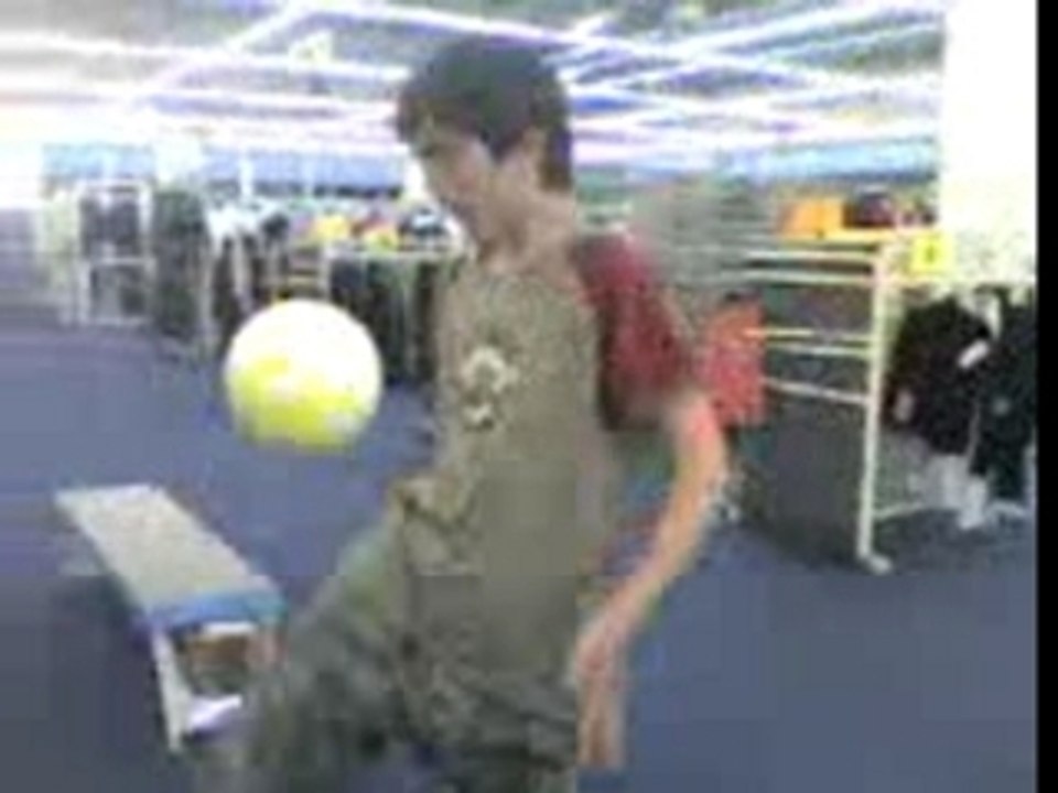 khamid jou au foot dans go sport