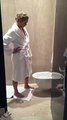 Jennifer Lawrence tuvaletten video paylaştı!  Buna Mecbur Bıraktılar